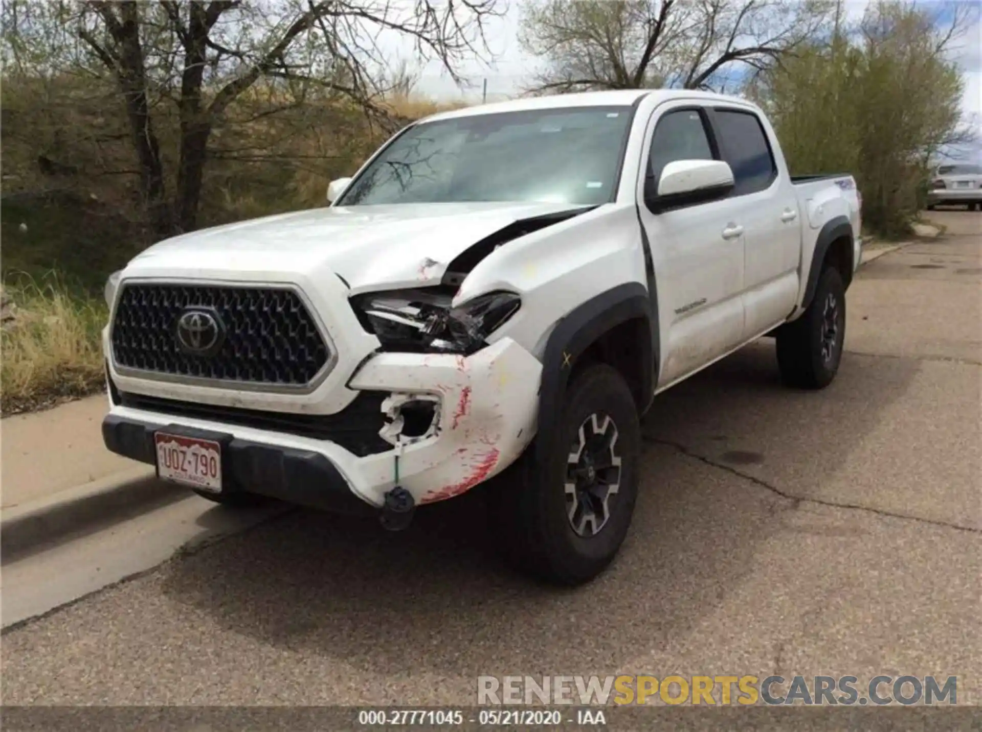 1 Photograph of a damaged car 3TMCZ5AN0KM275121 TOYOTA TACOMA 2019