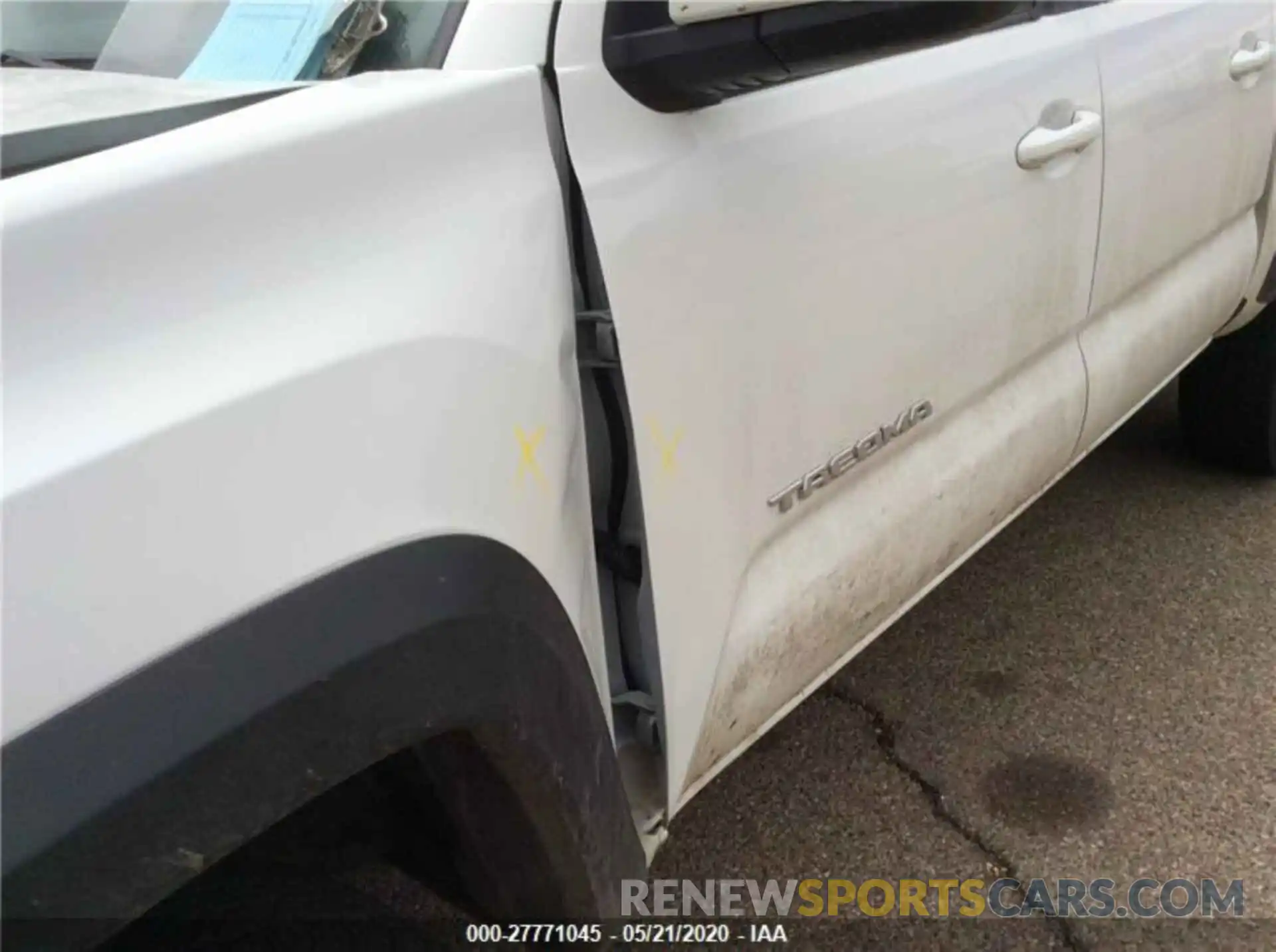 10 Photograph of a damaged car 3TMCZ5AN0KM275121 TOYOTA TACOMA 2019