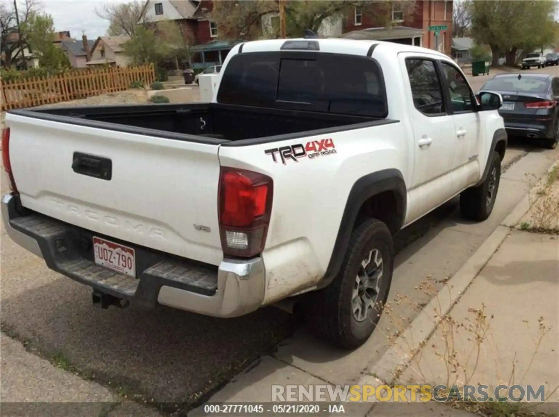 3 Photograph of a damaged car 3TMCZ5AN0KM275121 TOYOTA TACOMA 2019