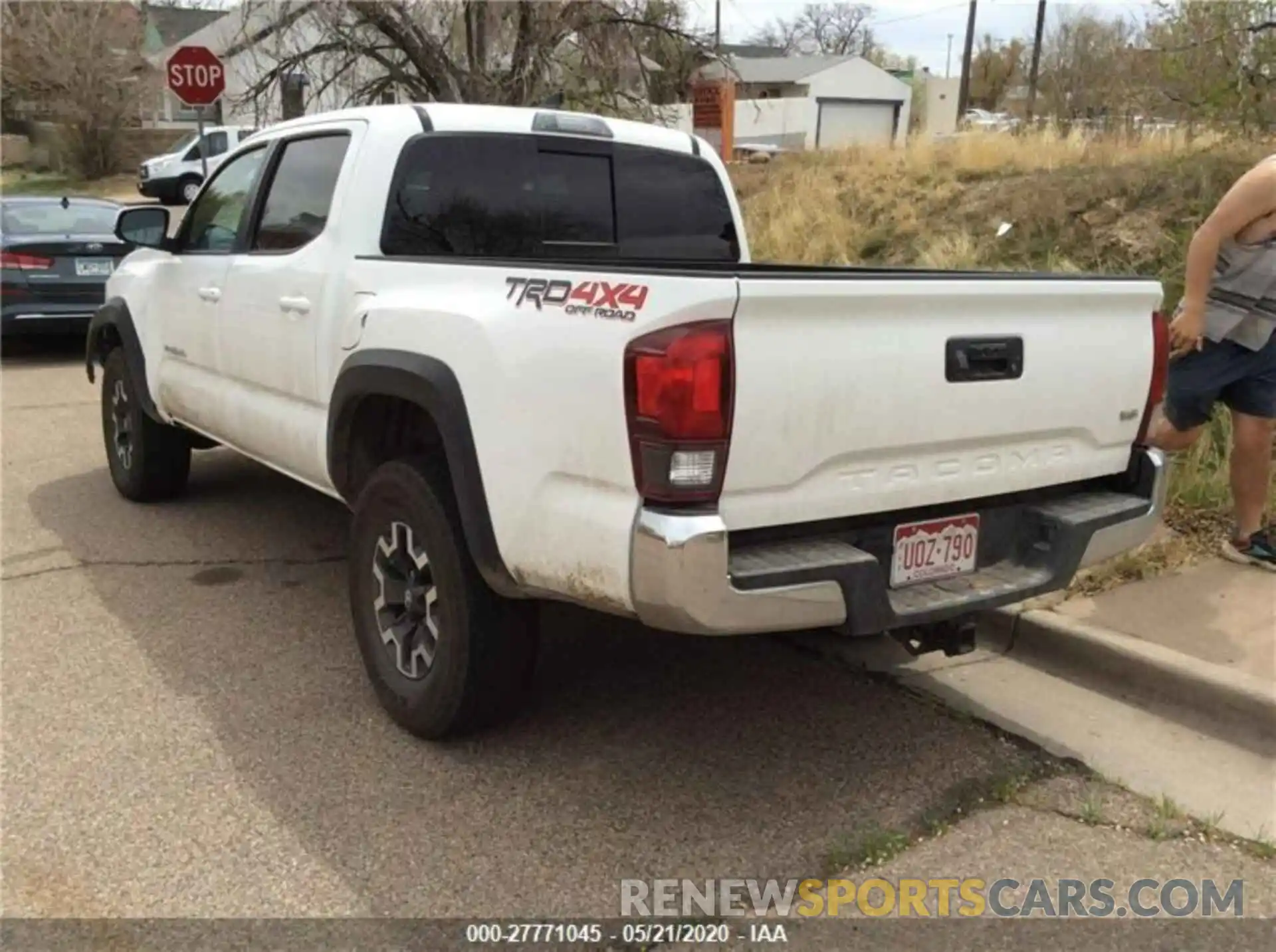 4 Photograph of a damaged car 3TMCZ5AN0KM275121 TOYOTA TACOMA 2019