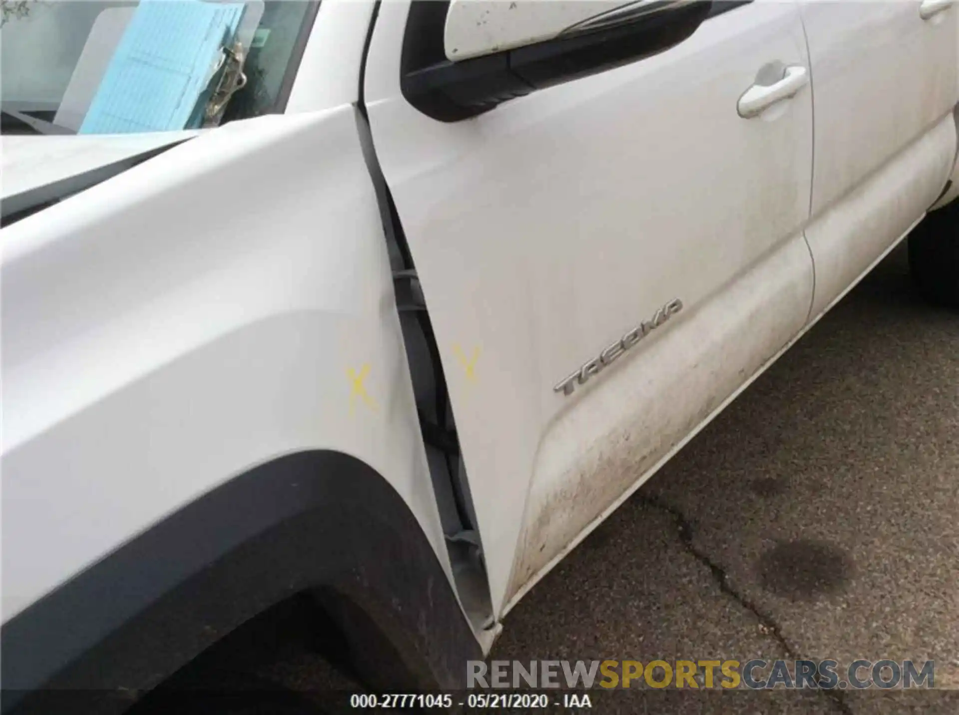 9 Photograph of a damaged car 3TMCZ5AN0KM275121 TOYOTA TACOMA 2019