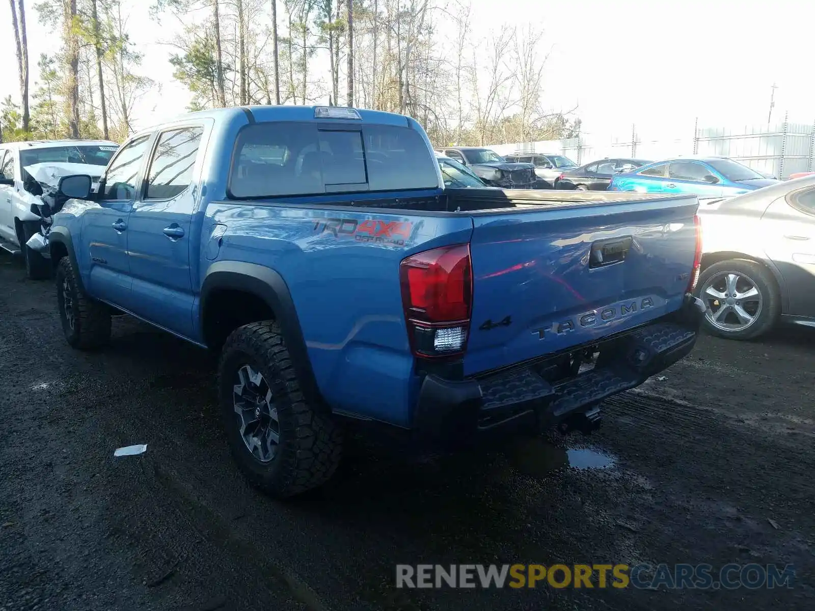 3 Photograph of a damaged car 3TMCZ5AN0KM276947 TOYOTA TACOMA 2019