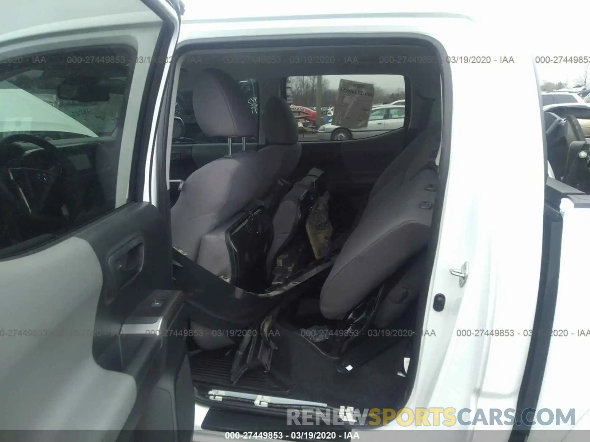 8 Photograph of a damaged car 3TMCZ5AN0KM279699 TOYOTA TACOMA 2019