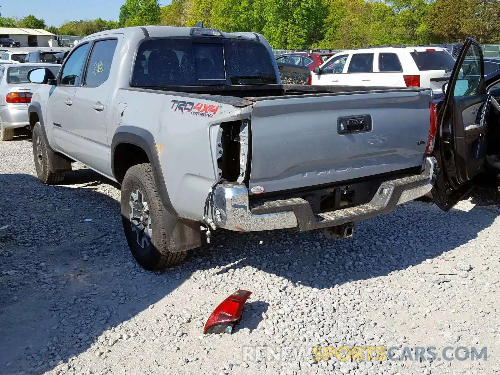 3 Photograph of a damaged car 3TMCZ5AN0KM283087 TOYOTA TACOMA 2019