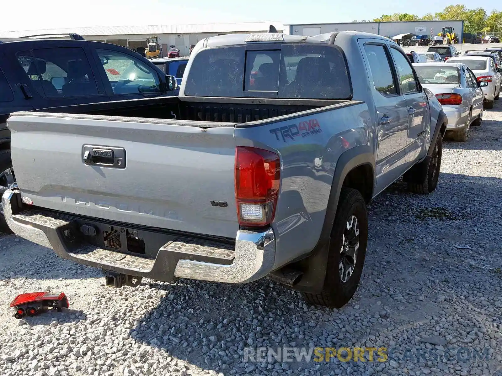 4 Photograph of a damaged car 3TMCZ5AN0KM283087 TOYOTA TACOMA 2019