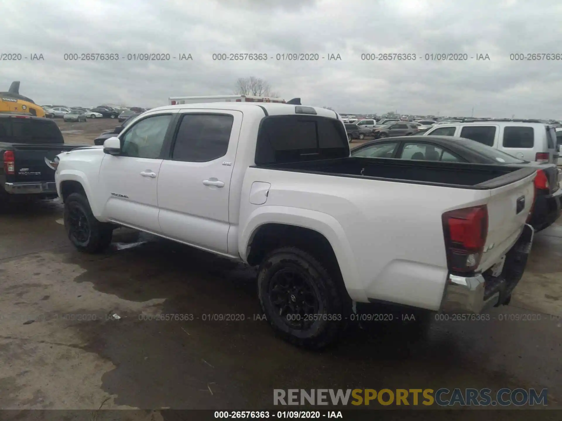 3 Photograph of a damaged car 3TMCZ5AN0KM284272 TOYOTA TACOMA 2019