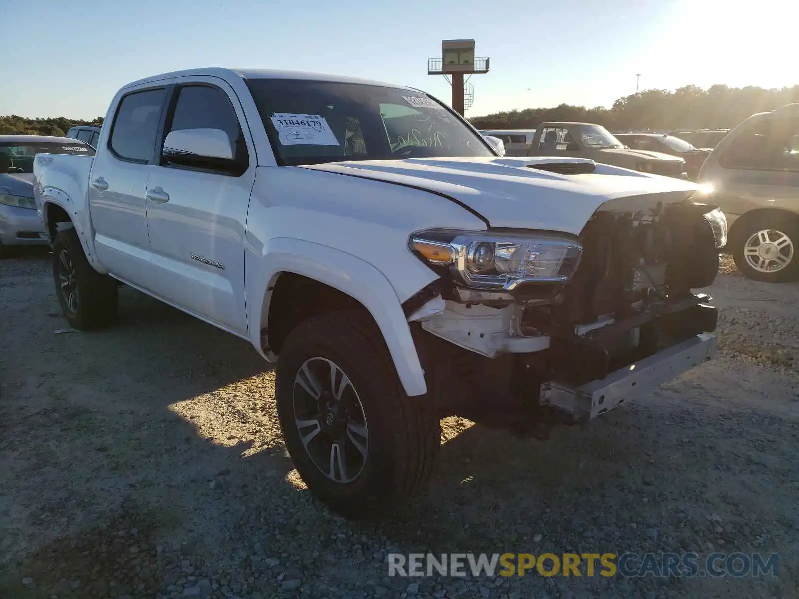 1 Фотография поврежденного автомобиля 3TMCZ5AN0KM286085 TOYOTA TACOMA 2019