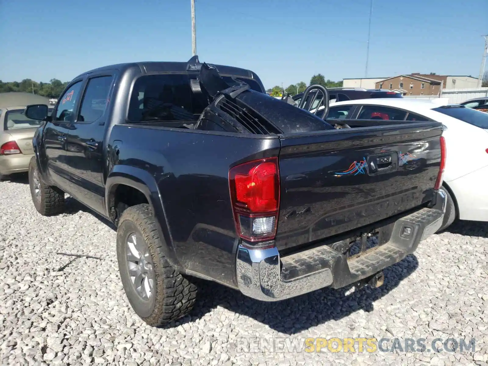 3 Photograph of a damaged car 3TMCZ5AN0KM286538 TOYOTA TACOMA 2019