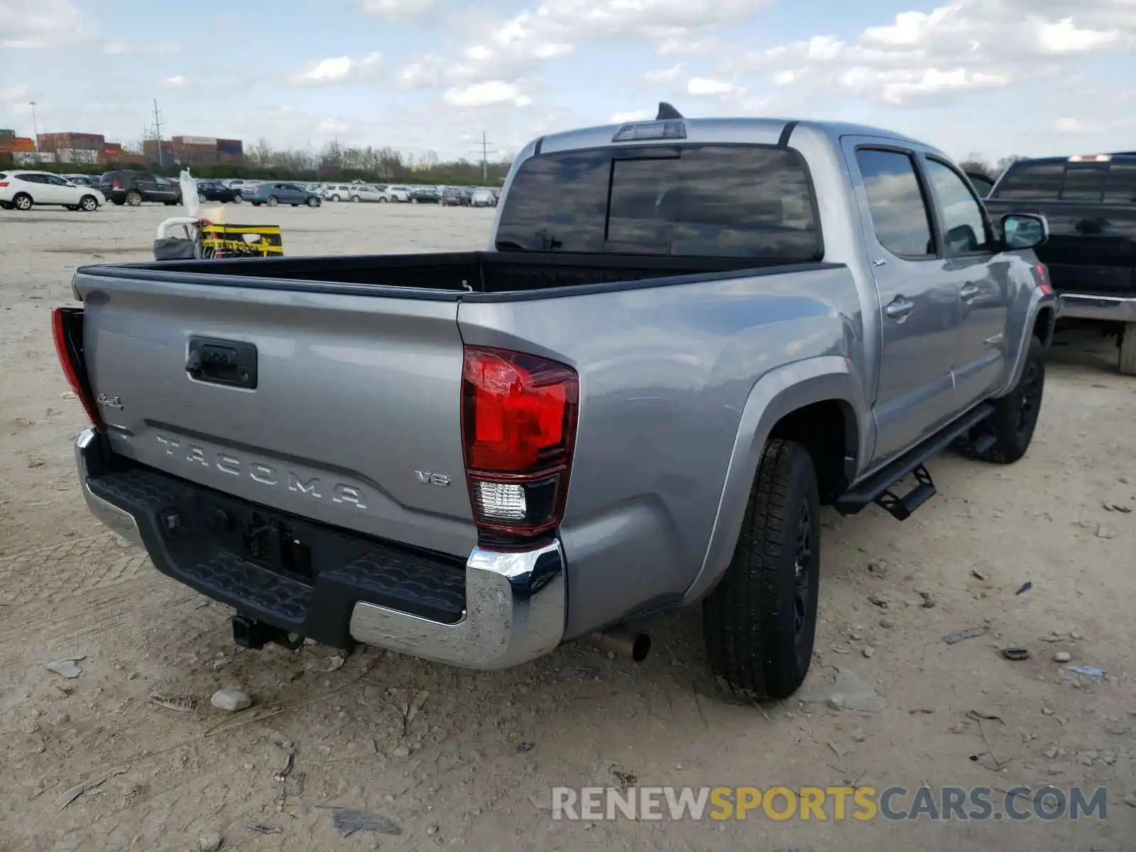 4 Photograph of a damaged car 3TMCZ5AN0KM286846 TOYOTA TACOMA 2019