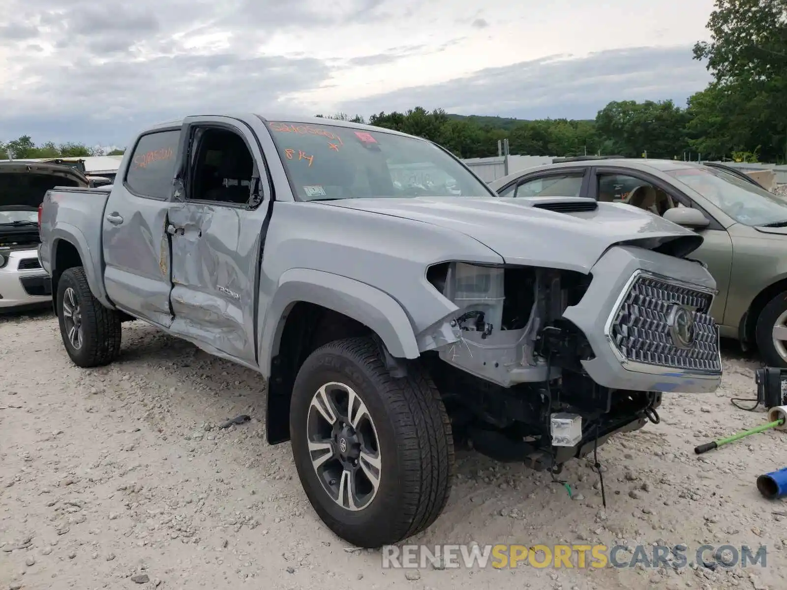 1 Photograph of a damaged car 3TMCZ5AN0KM287480 TOYOTA TACOMA 2019