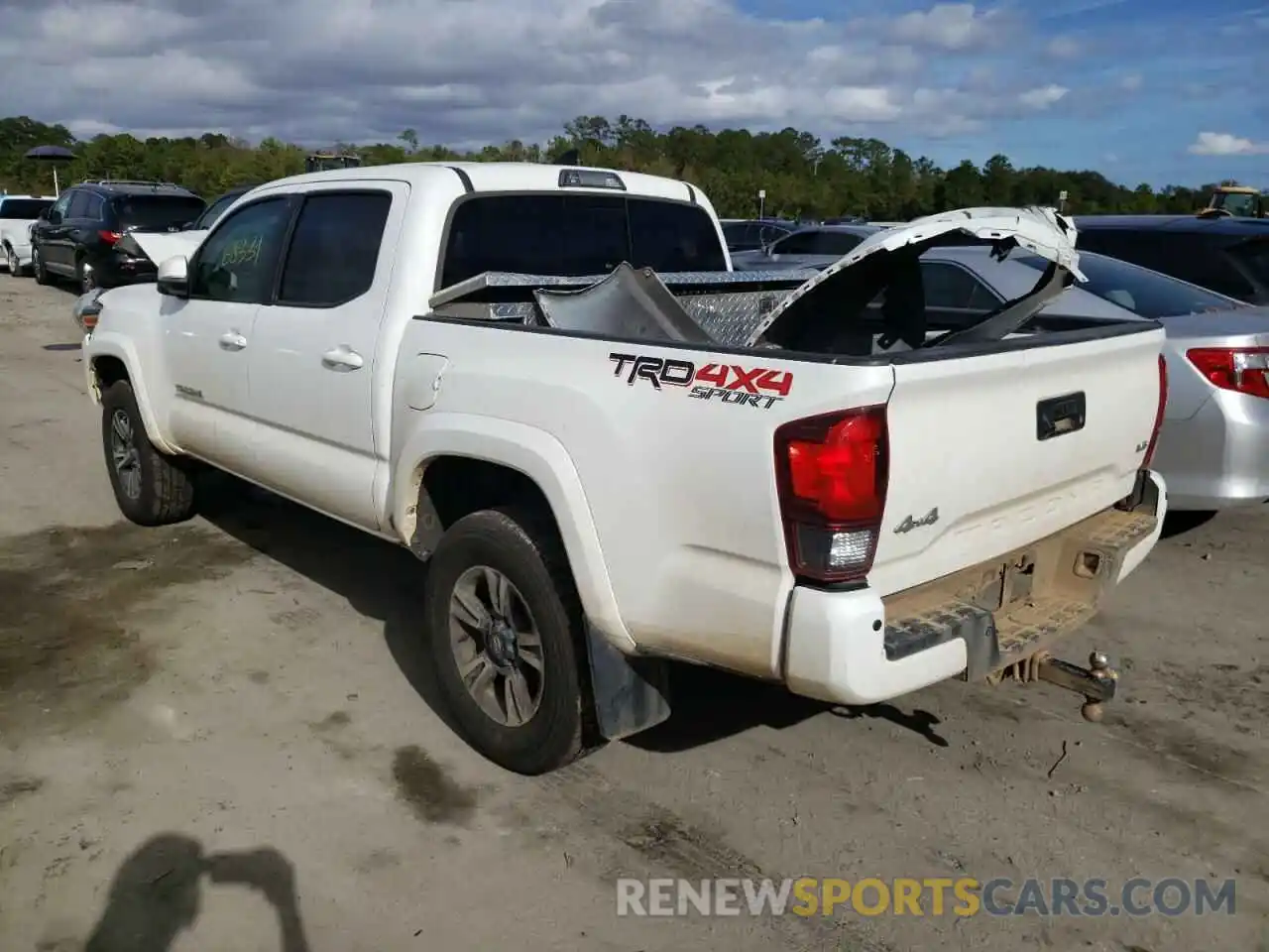 3 Photograph of a damaged car 3TMCZ5AN1KM191017 TOYOTA TACOMA 2019