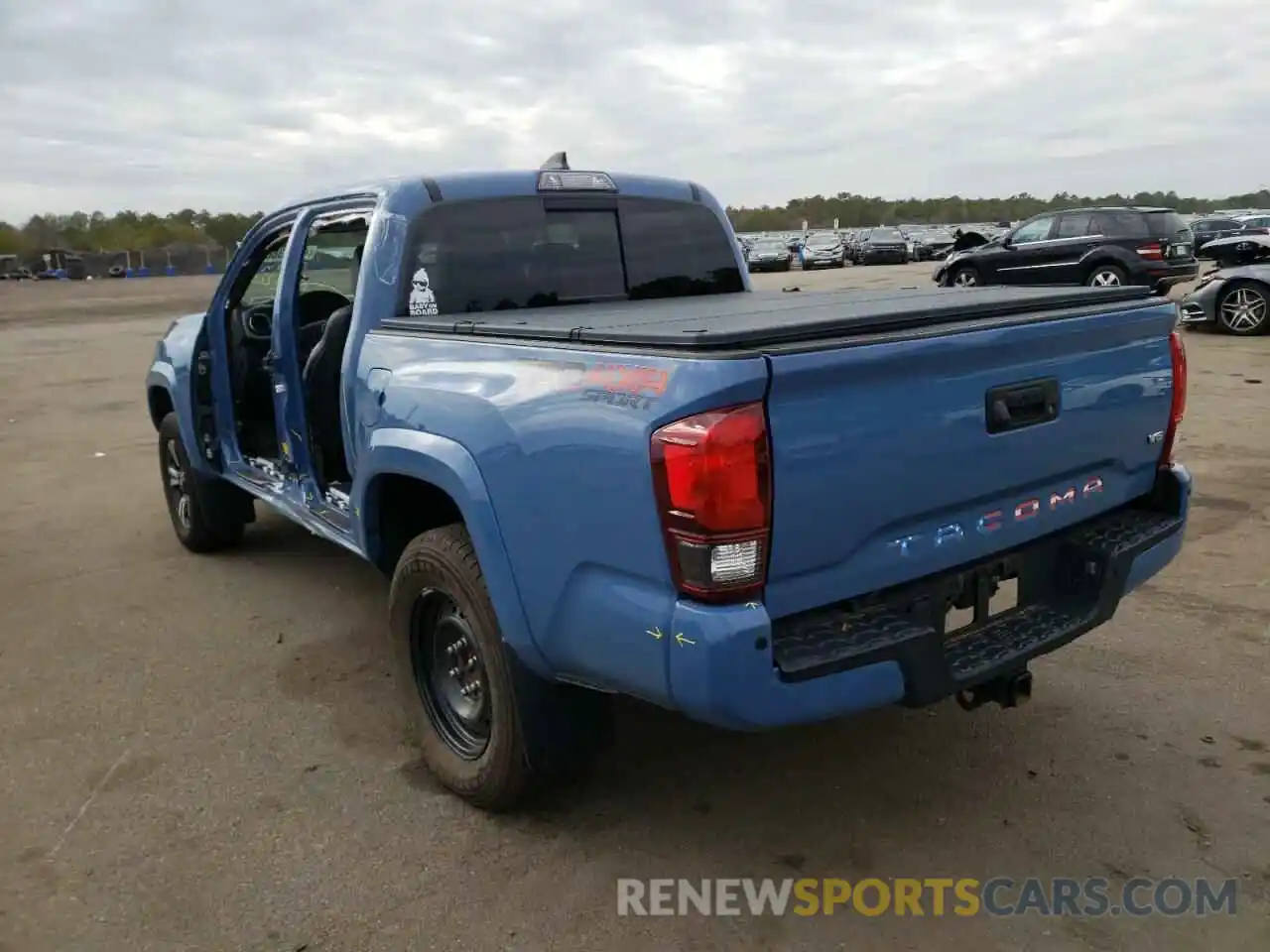 3 Photograph of a damaged car 3TMCZ5AN1KM192202 TOYOTA TACOMA 2019