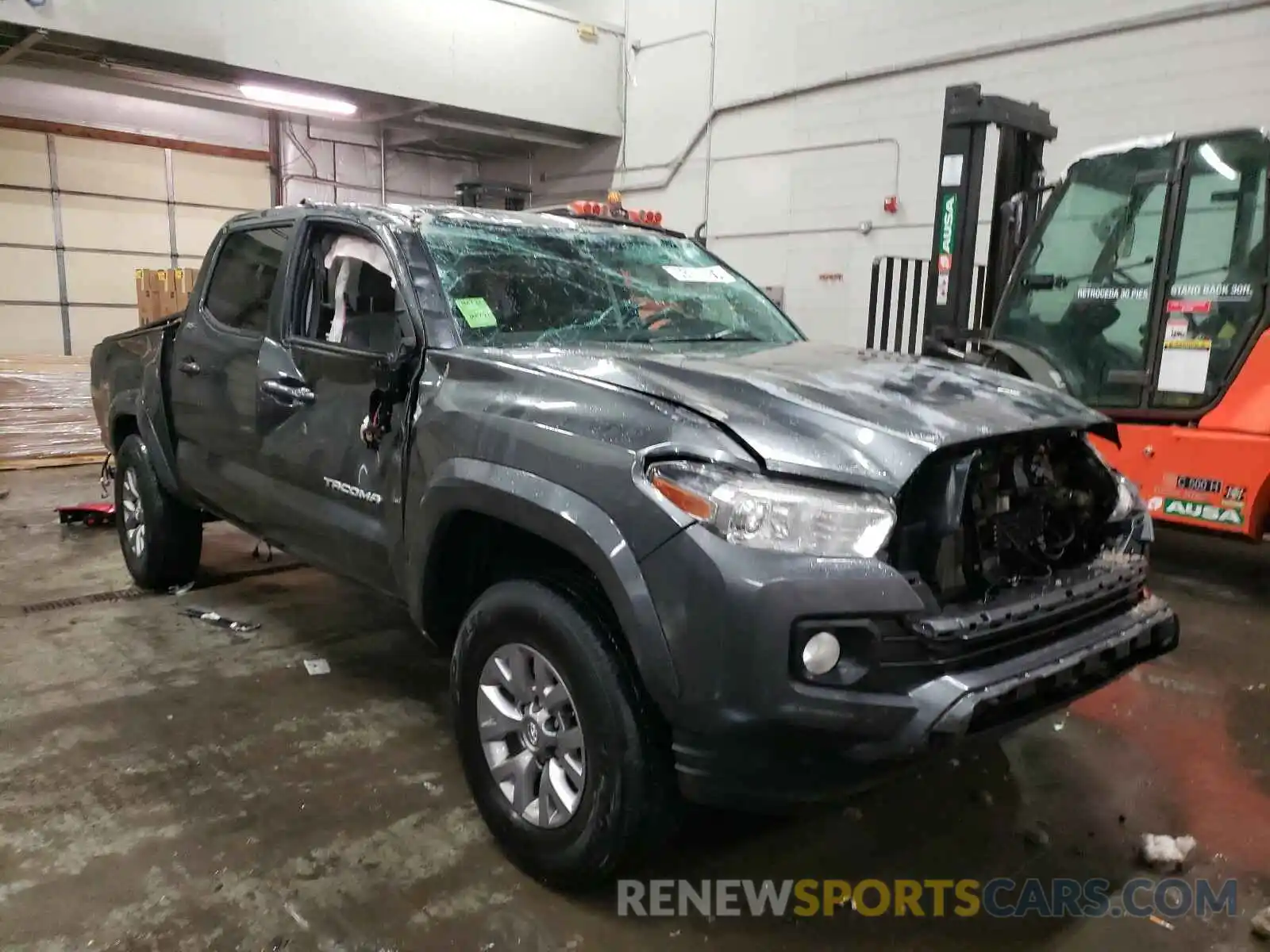 1 Photograph of a damaged car 3TMCZ5AN1KM202369 TOYOTA TACOMA 2019