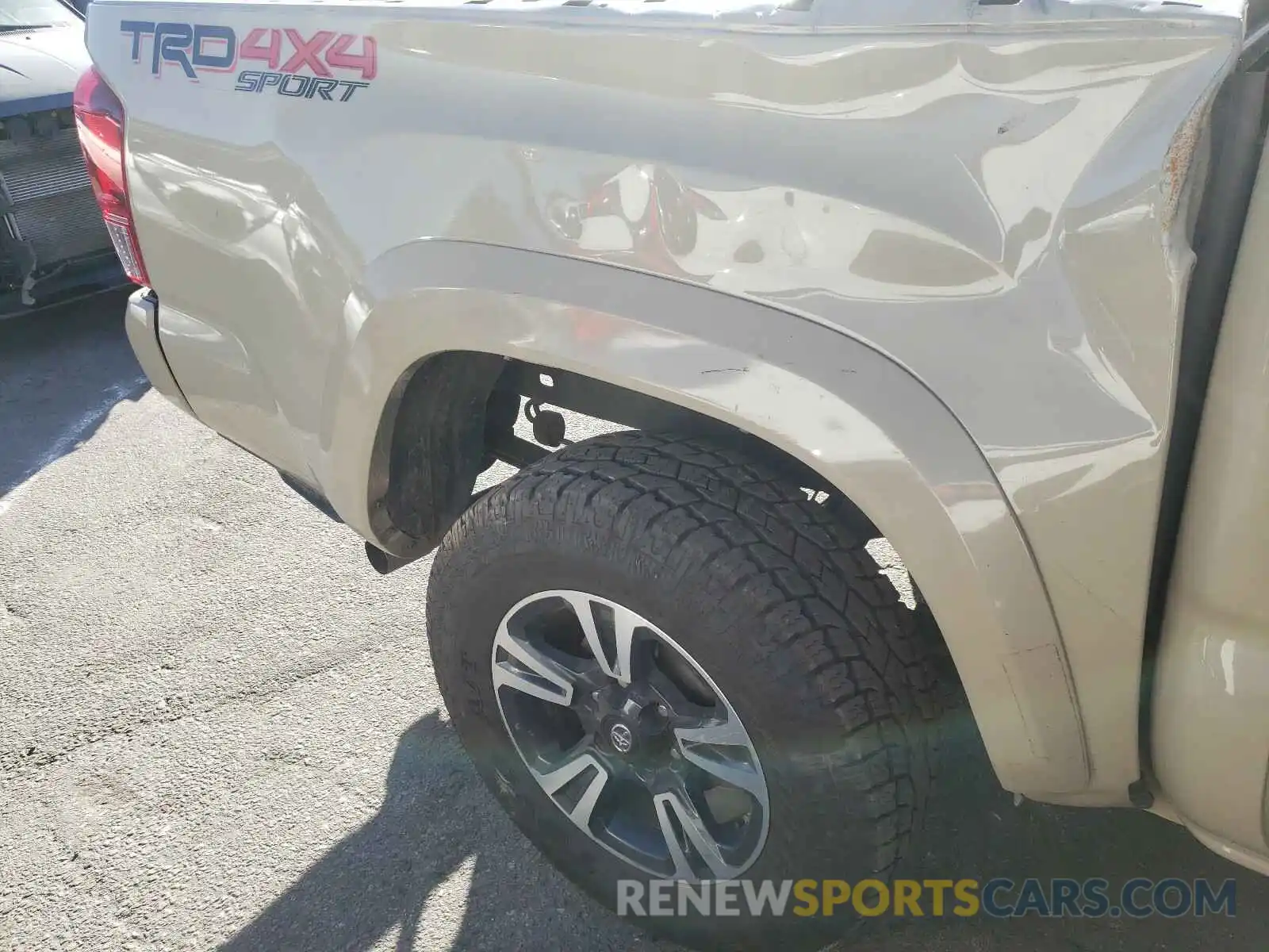 9 Photograph of a damaged car 3TMCZ5AN1KM203506 TOYOTA TACOMA 2019