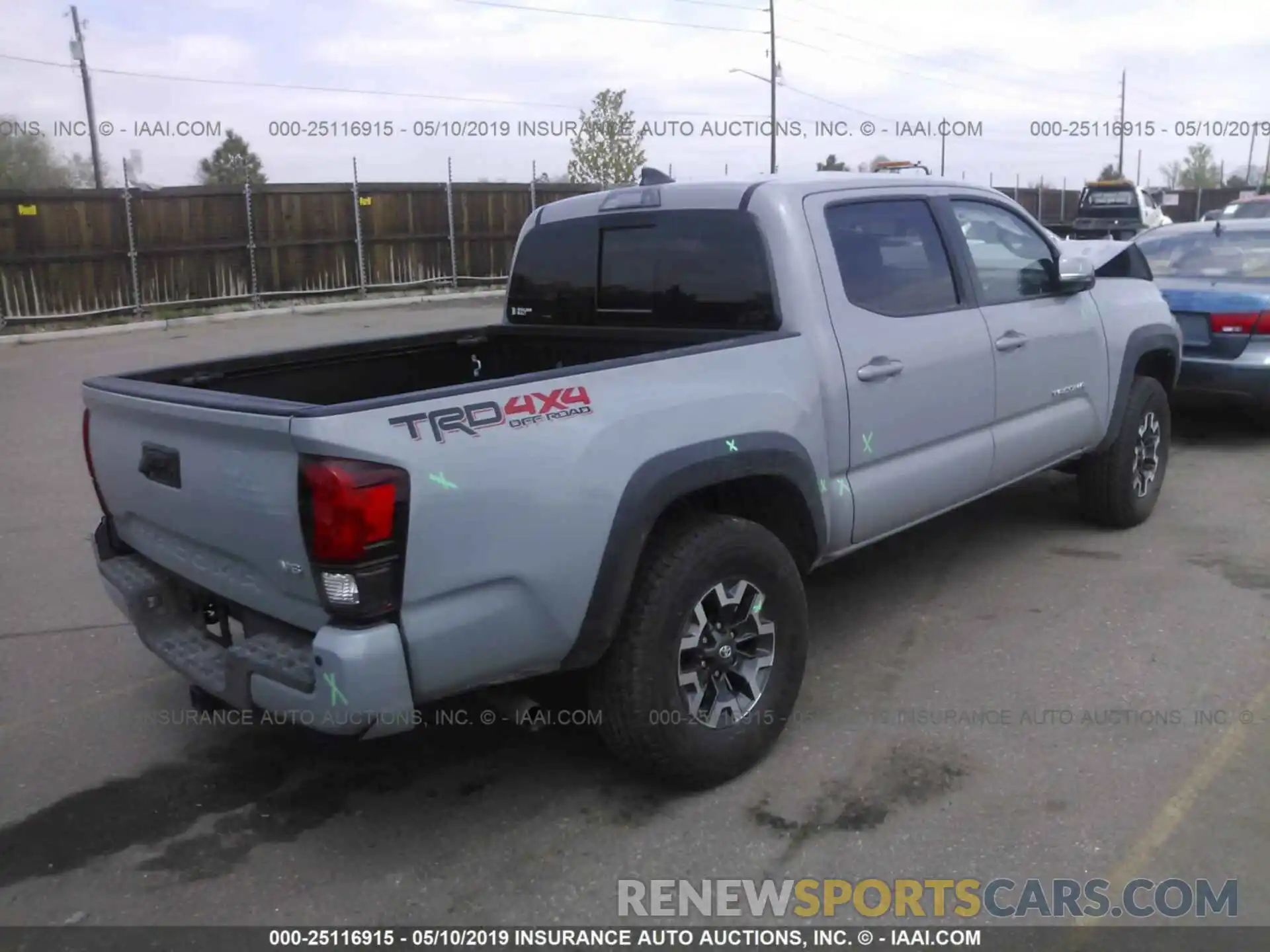 4 Фотография поврежденного автомобиля 3TMCZ5AN1KM203988 TOYOTA TACOMA 2019