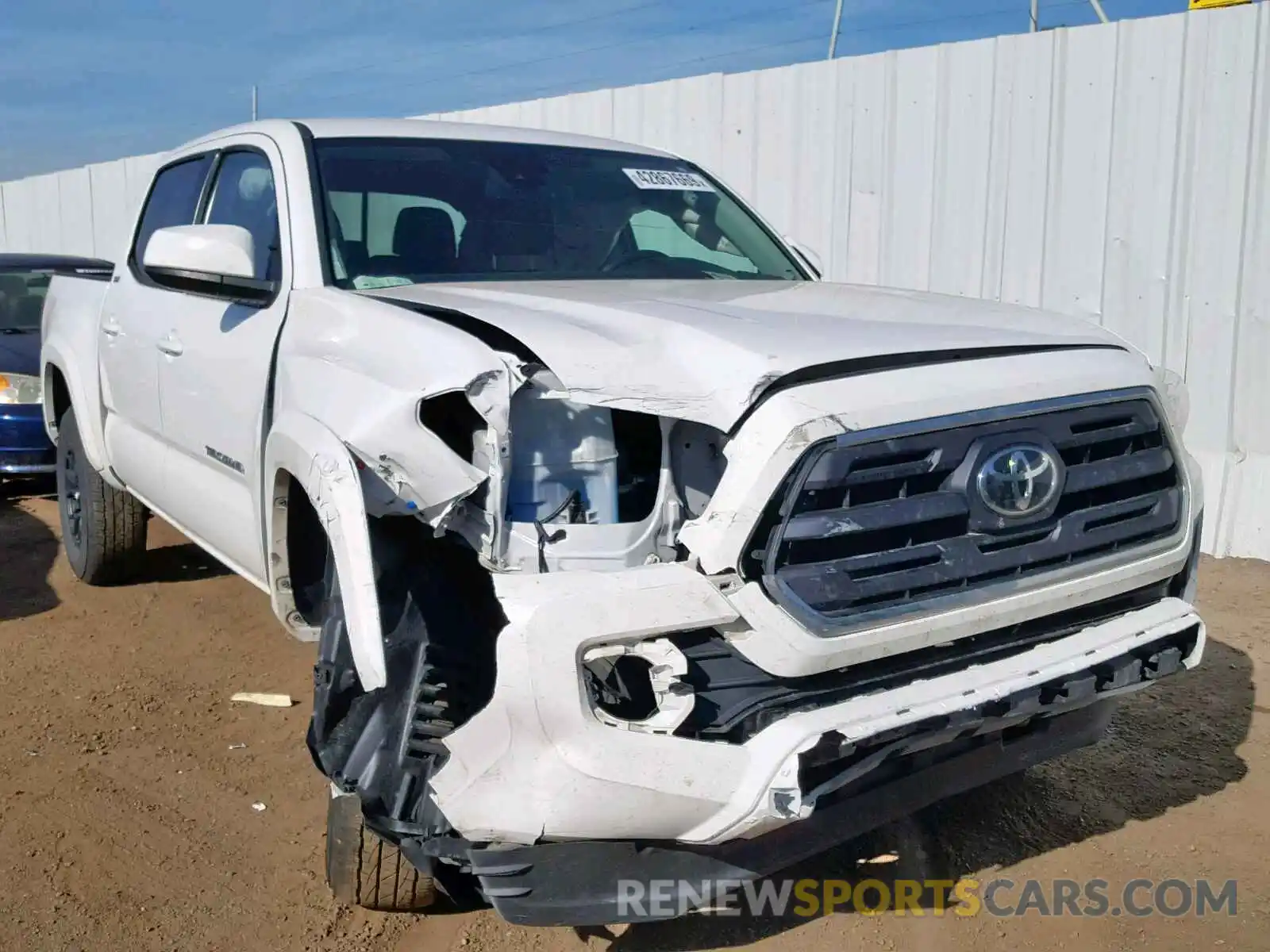 1 Photograph of a damaged car 3TMCZ5AN1KM211122 TOYOTA TACOMA 2019