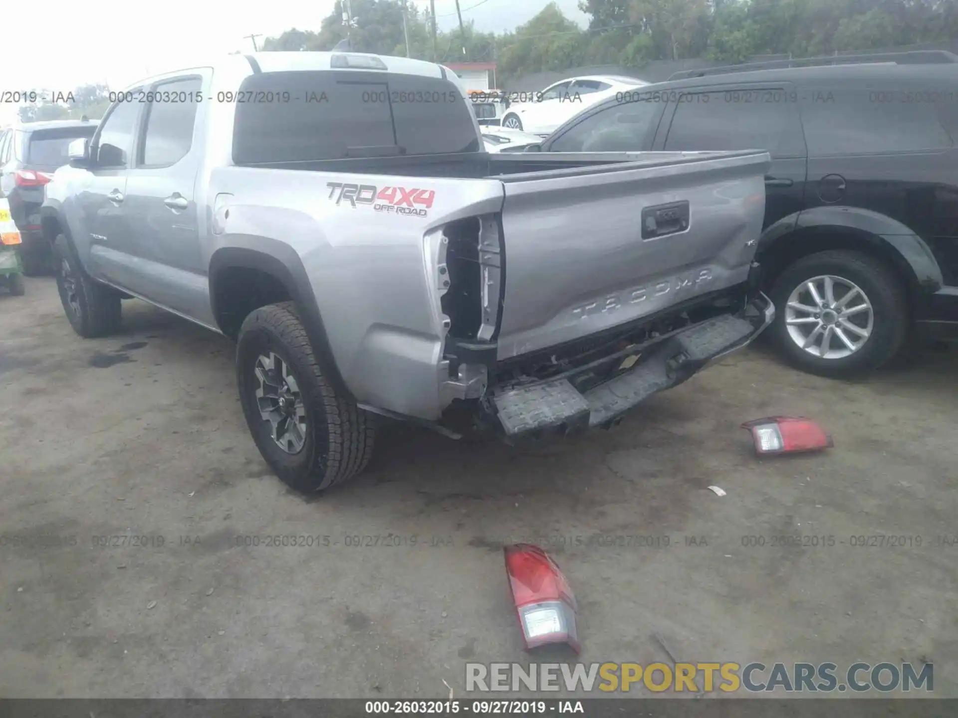 3 Photograph of a damaged car 3TMCZ5AN1KM215364 TOYOTA TACOMA 2019