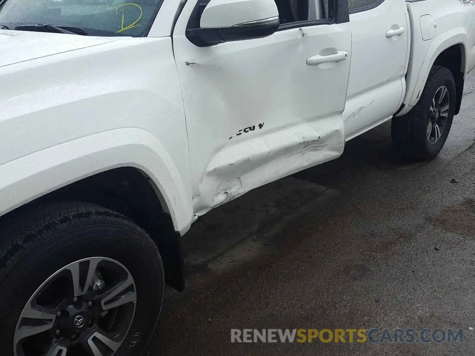 9 Photograph of a damaged car 3TMCZ5AN1KM219771 TOYOTA TACOMA 2019