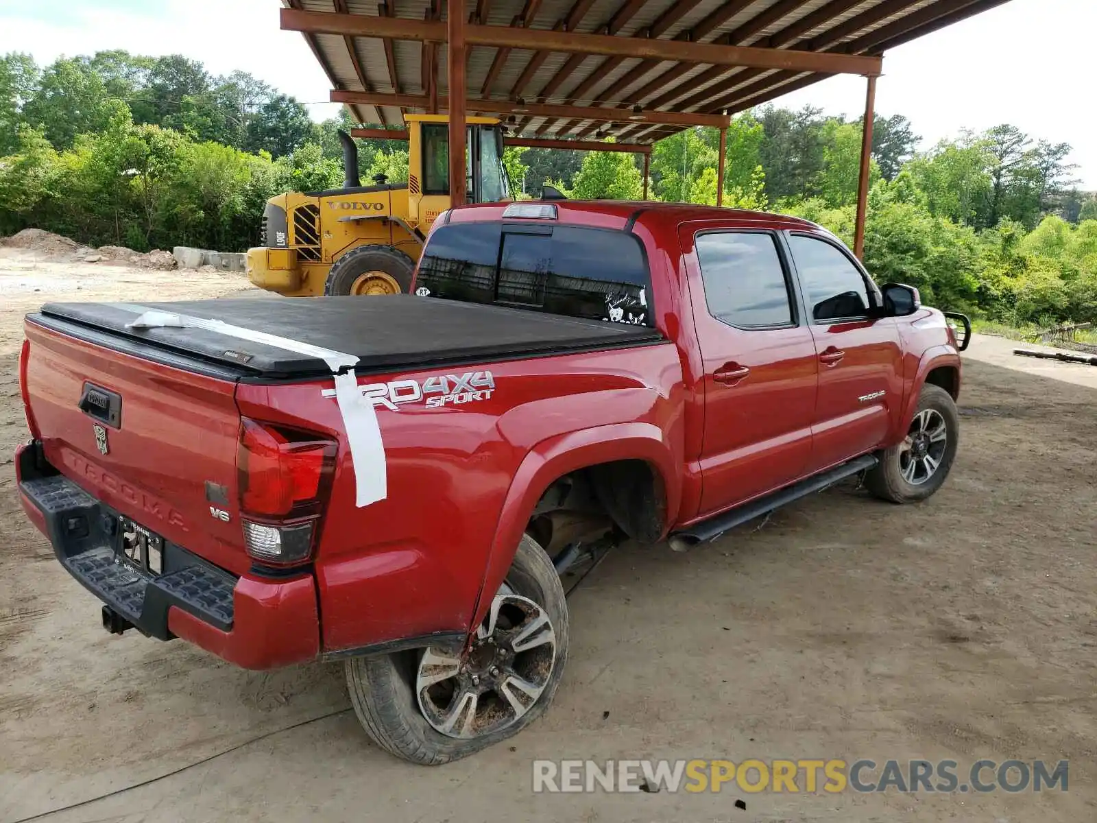 4 Photograph of a damaged car 3TMCZ5AN1KM226512 TOYOTA TACOMA 2019