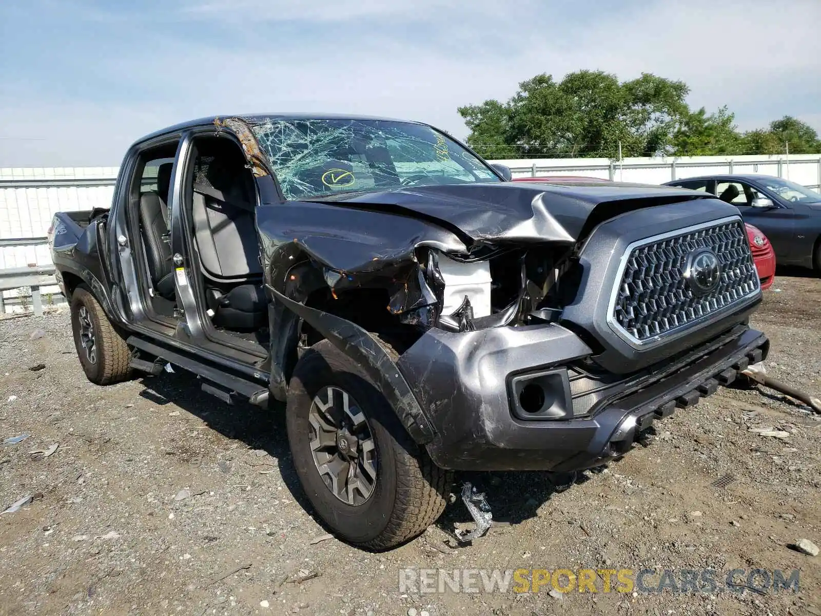 1 Photograph of a damaged car 3TMCZ5AN1KM228518 TOYOTA TACOMA 2019