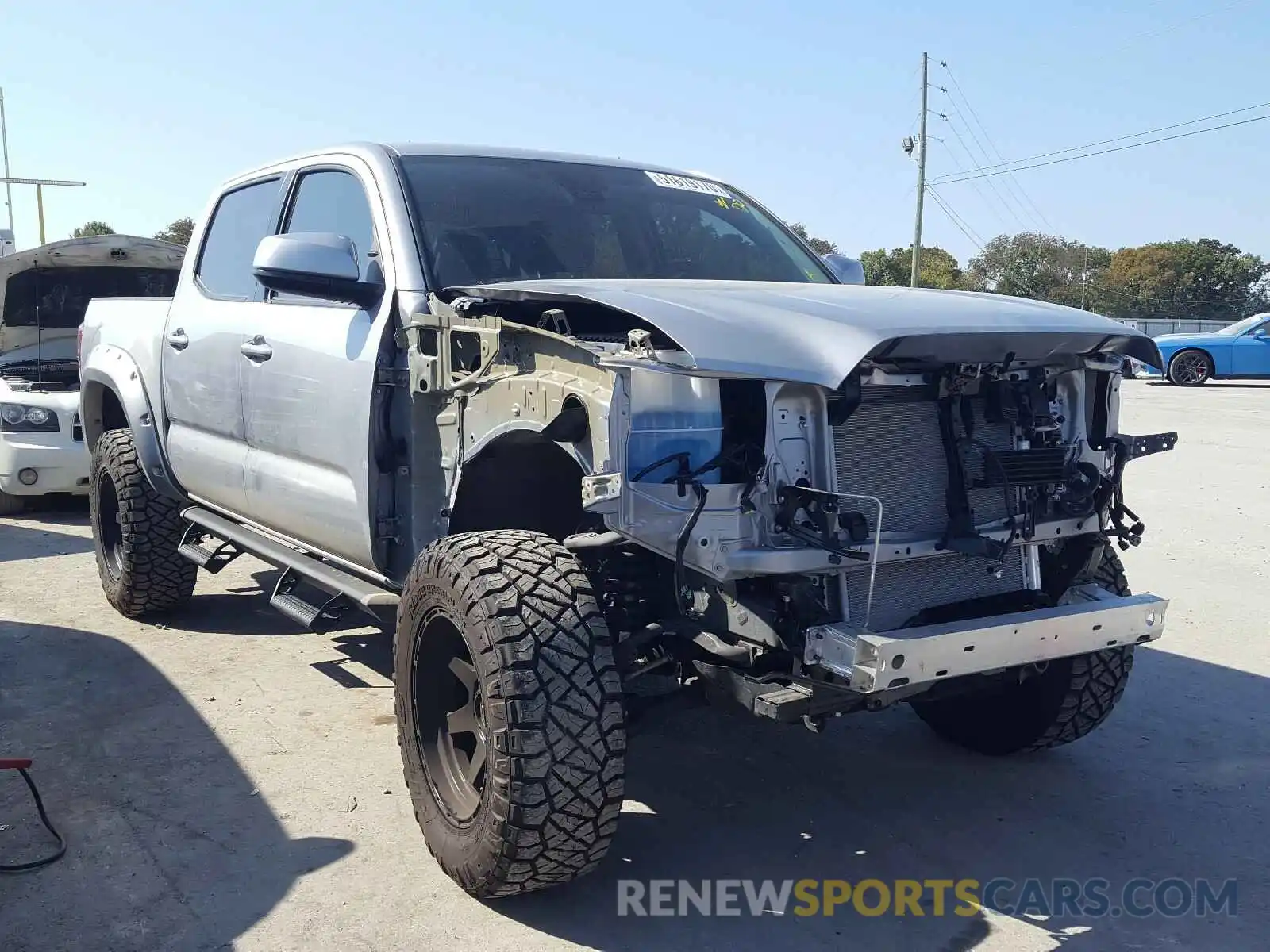 1 Фотография поврежденного автомобиля 3TMCZ5AN1KM235758 TOYOTA TACOMA 2019