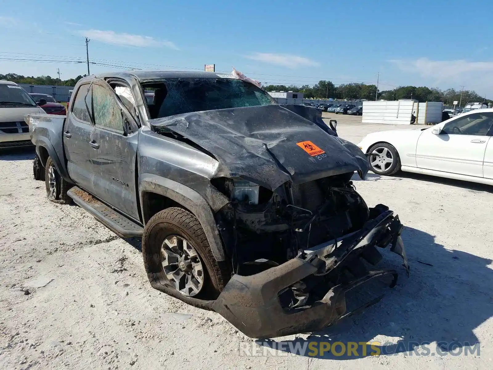 1 Photograph of a damaged car 3TMCZ5AN1KM237865 TOYOTA TACOMA 2019