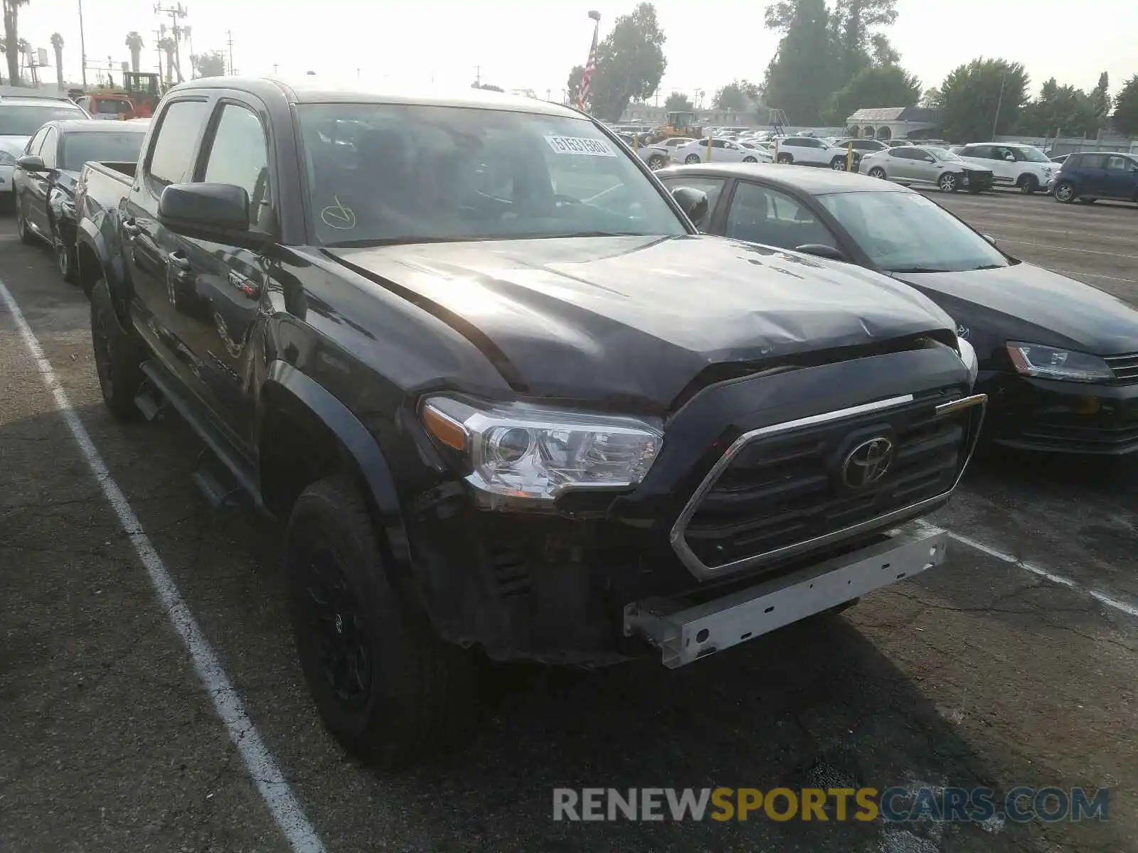 1 Photograph of a damaged car 3TMCZ5AN1KM238546 TOYOTA TACOMA 2019