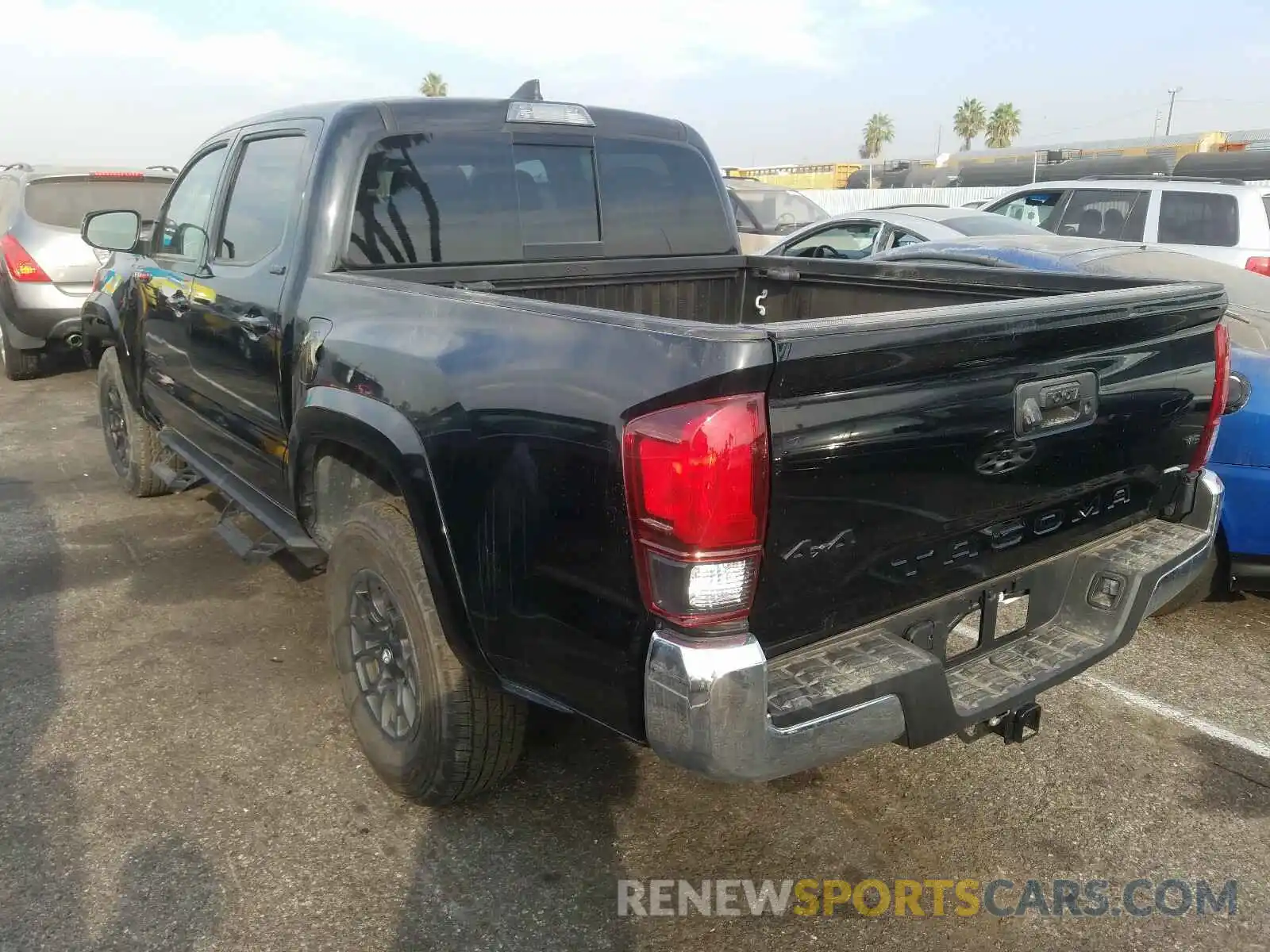 3 Photograph of a damaged car 3TMCZ5AN1KM238546 TOYOTA TACOMA 2019