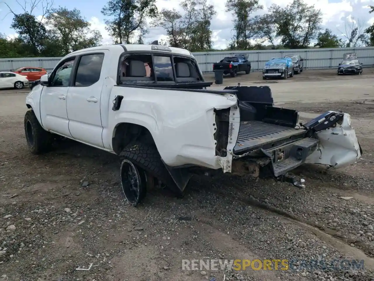 3 Фотография поврежденного автомобиля 3TMCZ5AN1KM240295 TOYOTA TACOMA 2019