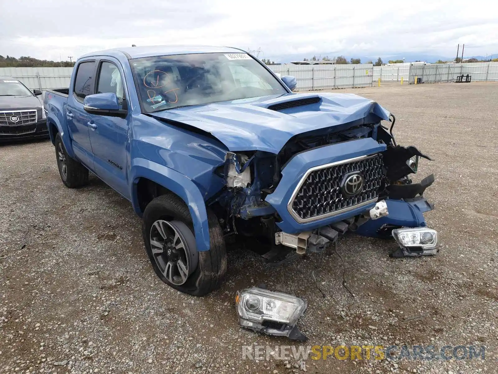 1 Photograph of a damaged car 3TMCZ5AN1KM240877 TOYOTA TACOMA 2019