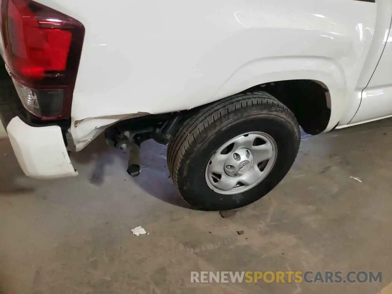 9 Photograph of a damaged car 3TMCZ5AN1KM249286 TOYOTA TACOMA 2019