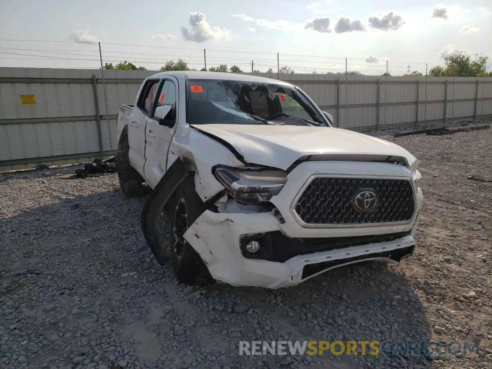 1 Photograph of a damaged car 3TMCZ5AN1KM249871 TOYOTA TACOMA 2019