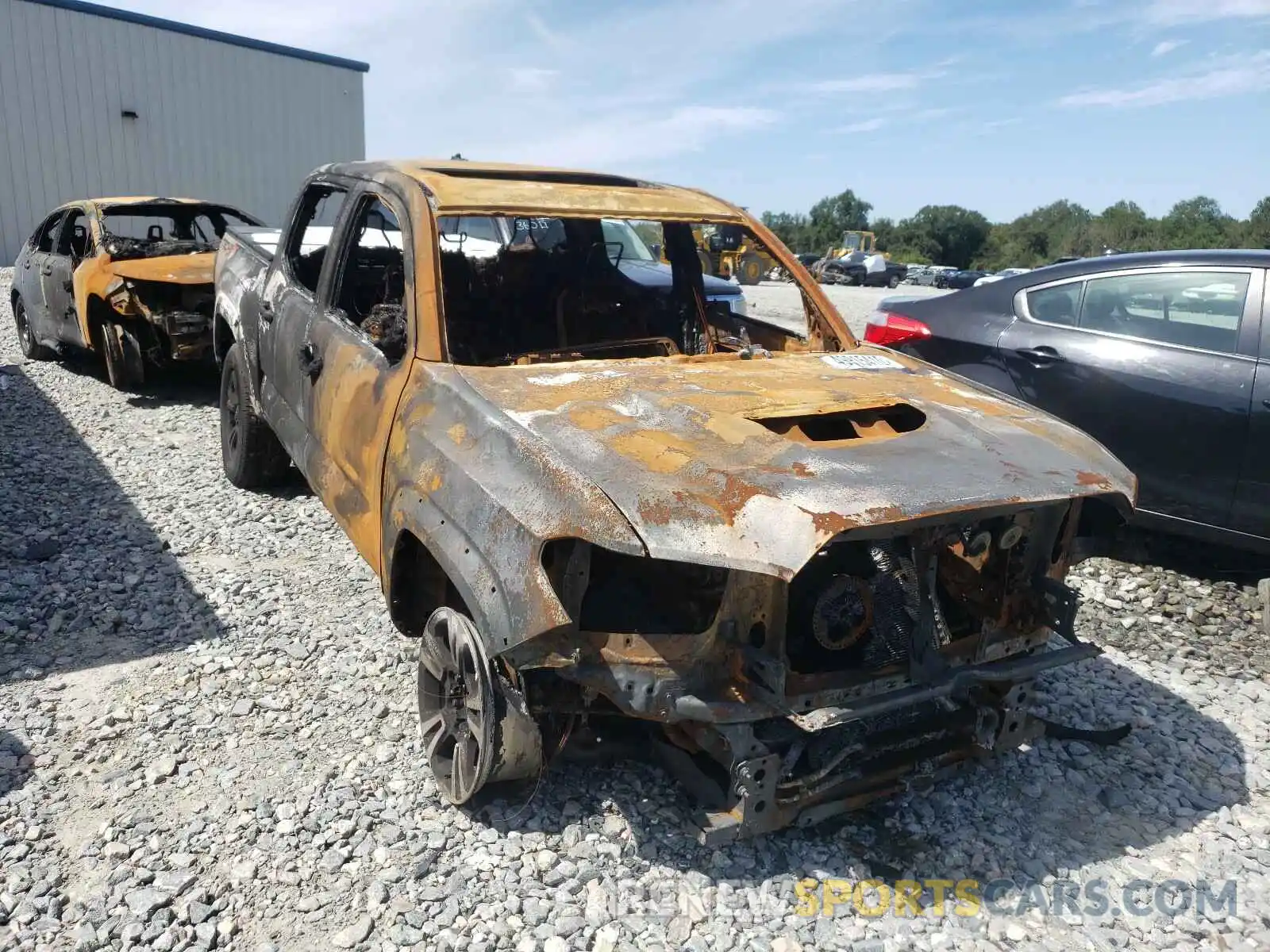 1 Photograph of a damaged car 3TMCZ5AN1KM251961 TOYOTA TACOMA 2019