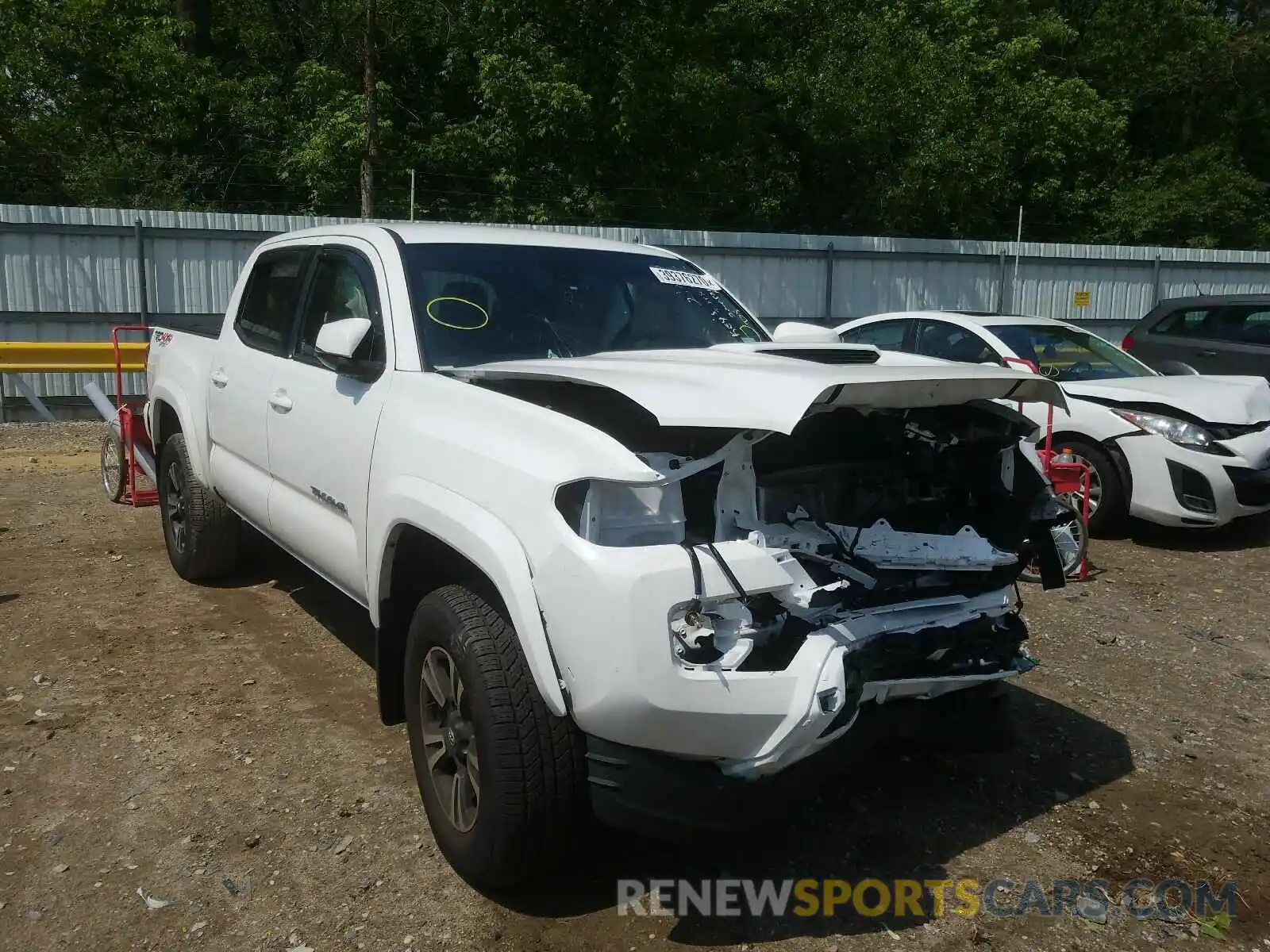 1 Photograph of a damaged car 3TMCZ5AN1KM252723 TOYOTA TACOMA 2019