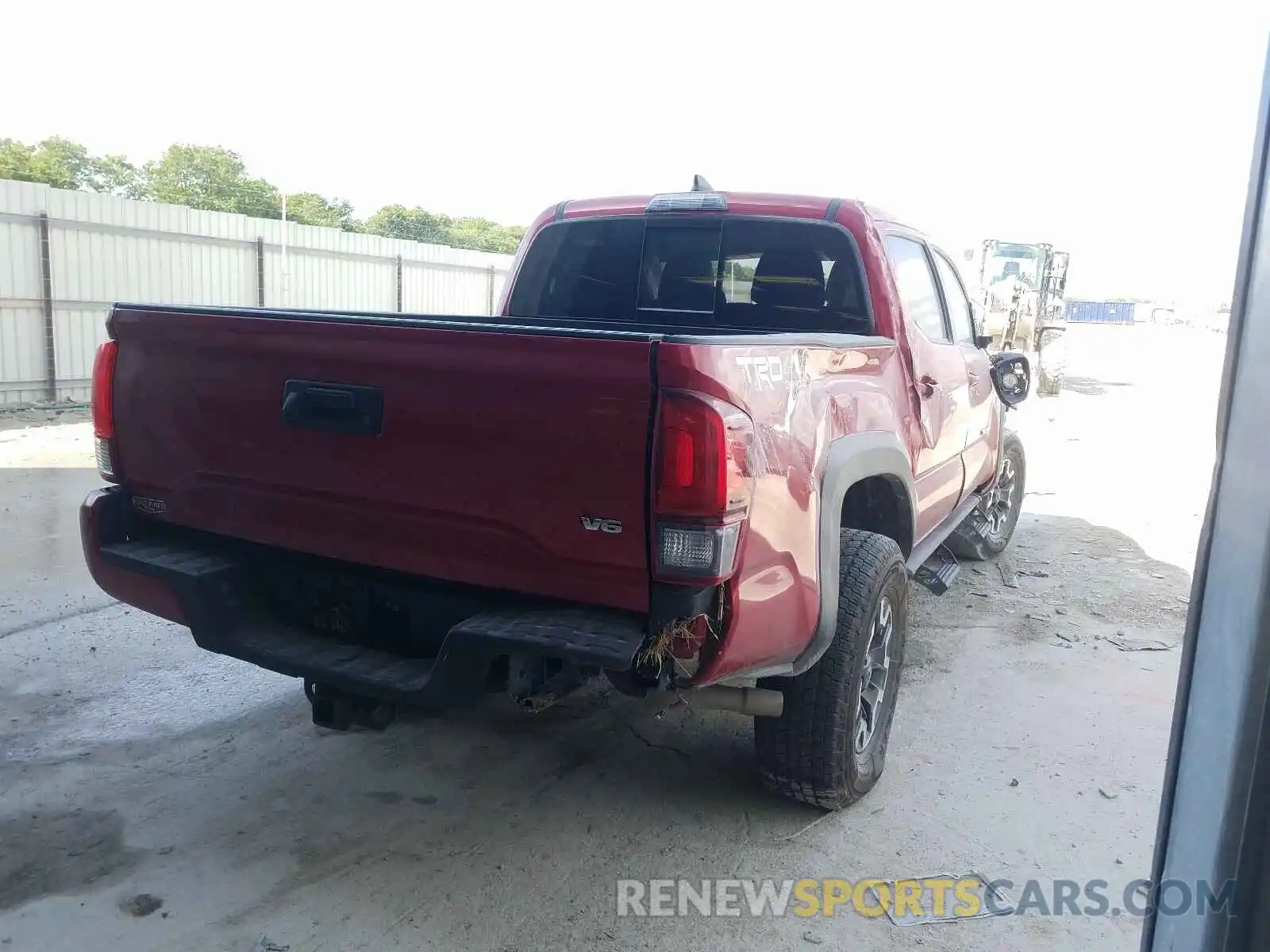 4 Photograph of a damaged car 3TMCZ5AN1KM262152 TOYOTA TACOMA 2019