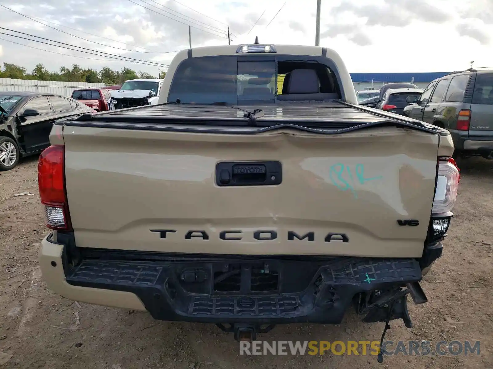 9 Photograph of a damaged car 3TMCZ5AN1KM267657 TOYOTA TACOMA 2019