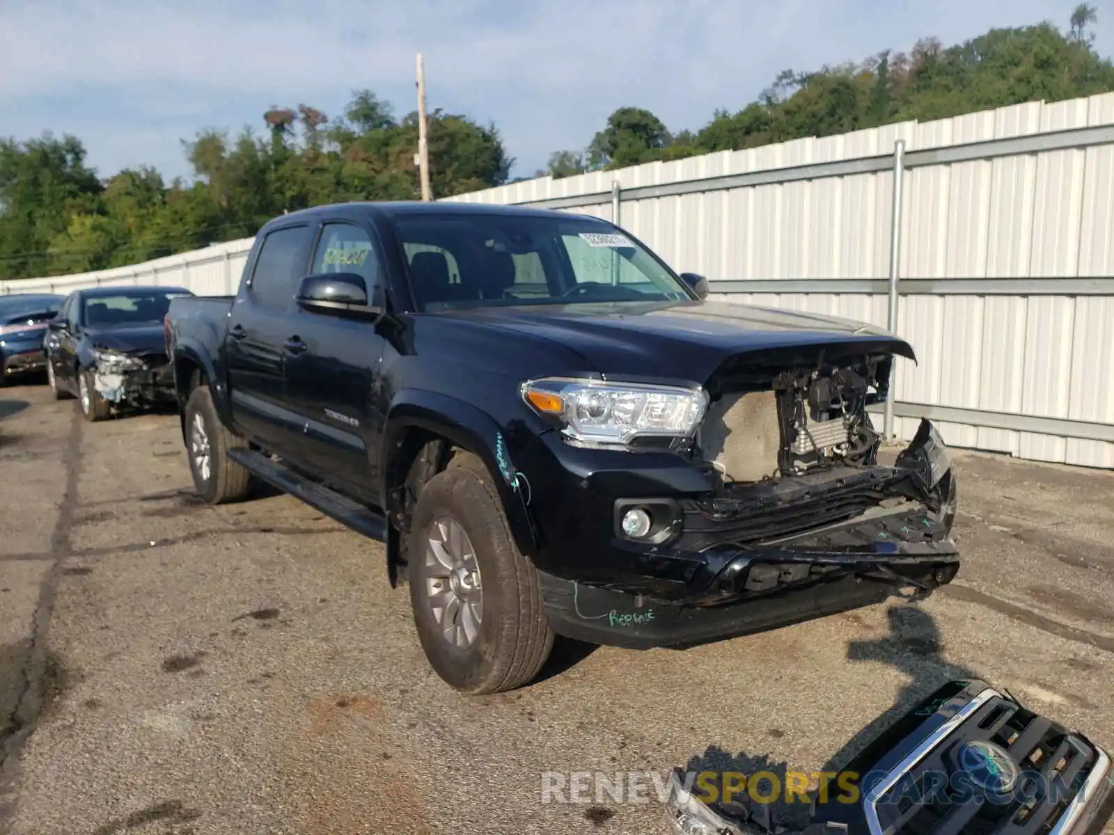 1 Photograph of a damaged car 3TMCZ5AN1KM276309 TOYOTA TACOMA 2019