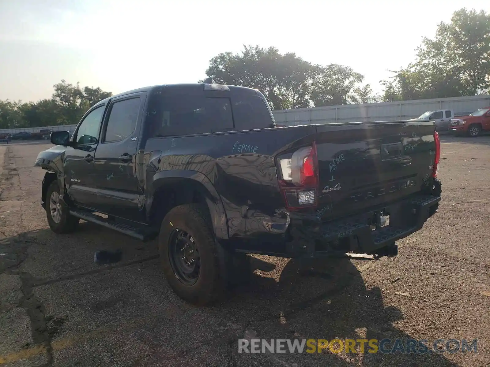 3 Photograph of a damaged car 3TMCZ5AN1KM276309 TOYOTA TACOMA 2019