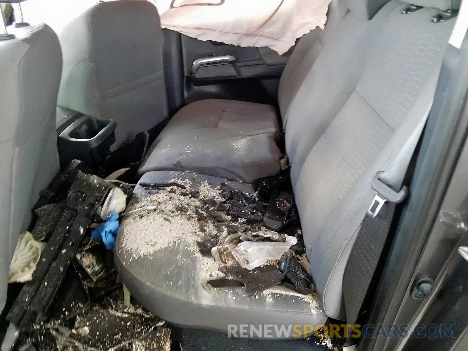 6 Photograph of a damaged car 3TMCZ5AN1KM278688 TOYOTA TACOMA 2019