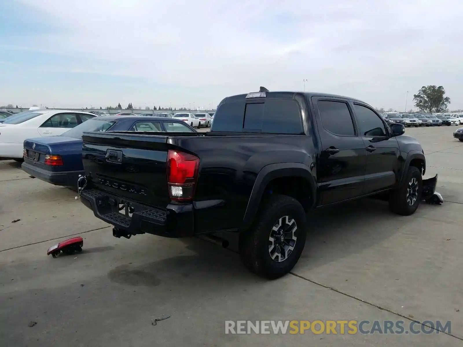 4 Photograph of a damaged car 3TMCZ5AN1KM283714 TOYOTA TACOMA 2019