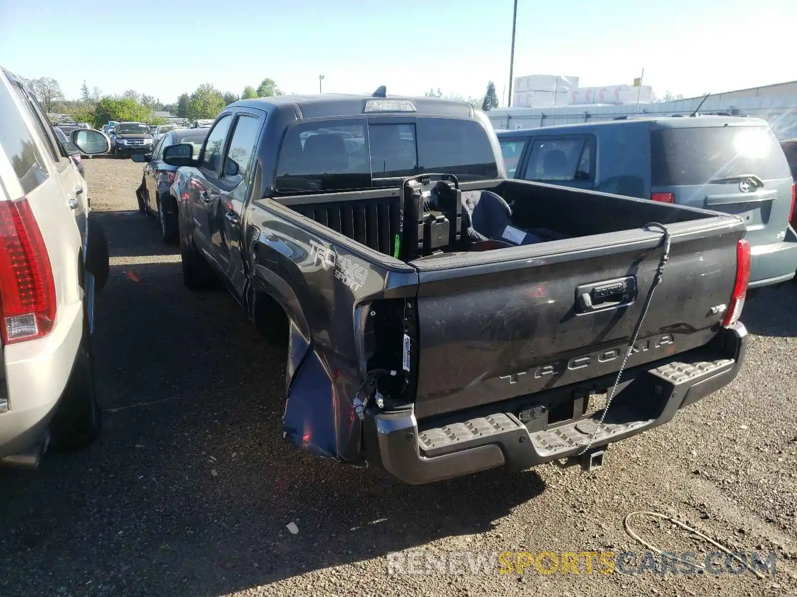 3 Photograph of a damaged car 3TMCZ5AN1KM283924 TOYOTA TACOMA 2019