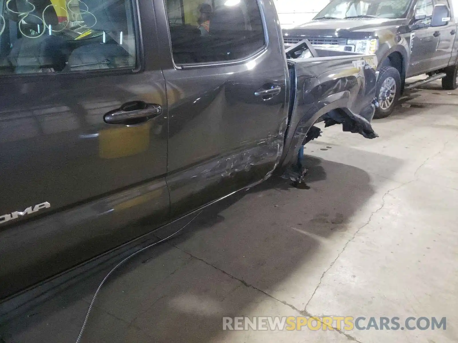 9 Photograph of a damaged car 3TMCZ5AN1KM283924 TOYOTA TACOMA 2019