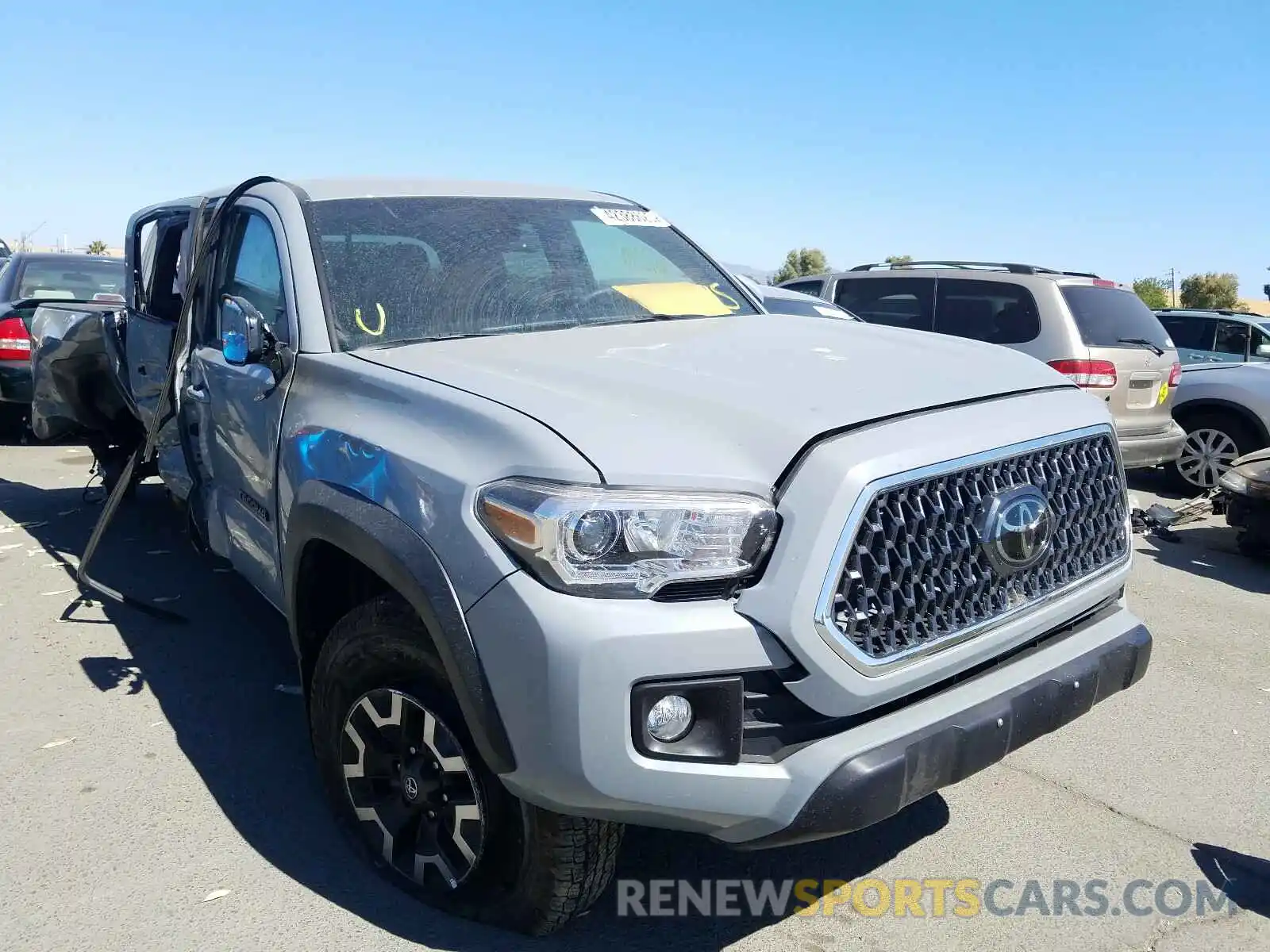 1 Photograph of a damaged car 3TMCZ5AN1KM287617 TOYOTA TACOMA 2019