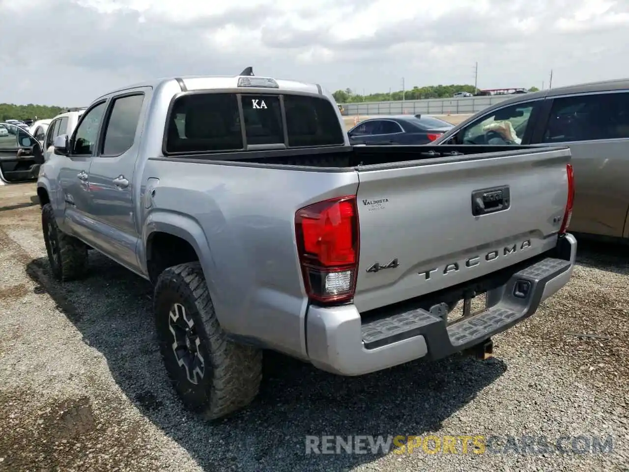 3 Photograph of a damaged car 3TMCZ5AN2KM189504 TOYOTA TACOMA 2019