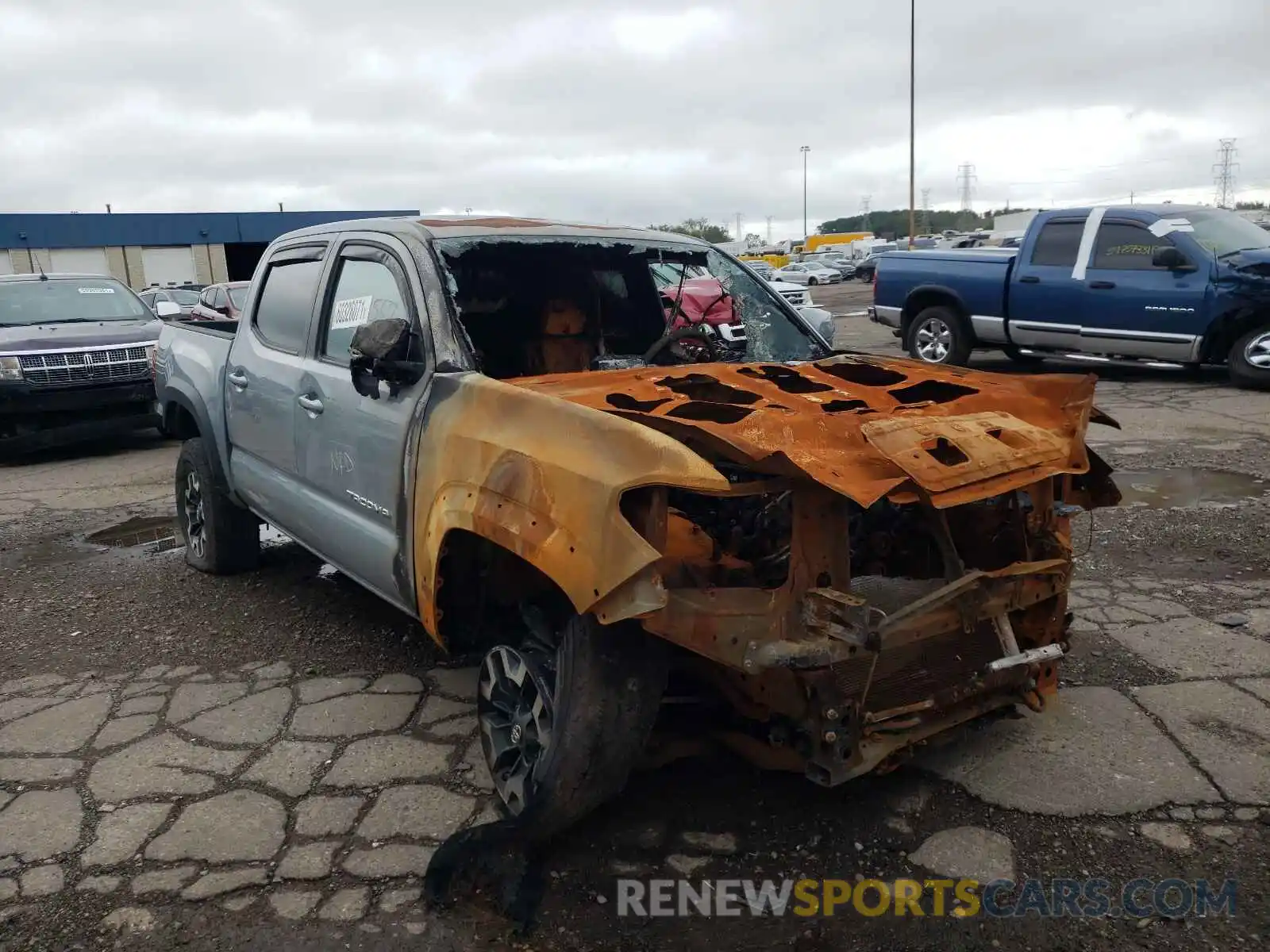 1 Photograph of a damaged car 3TMCZ5AN2KM195061 TOYOTA TACOMA 2019