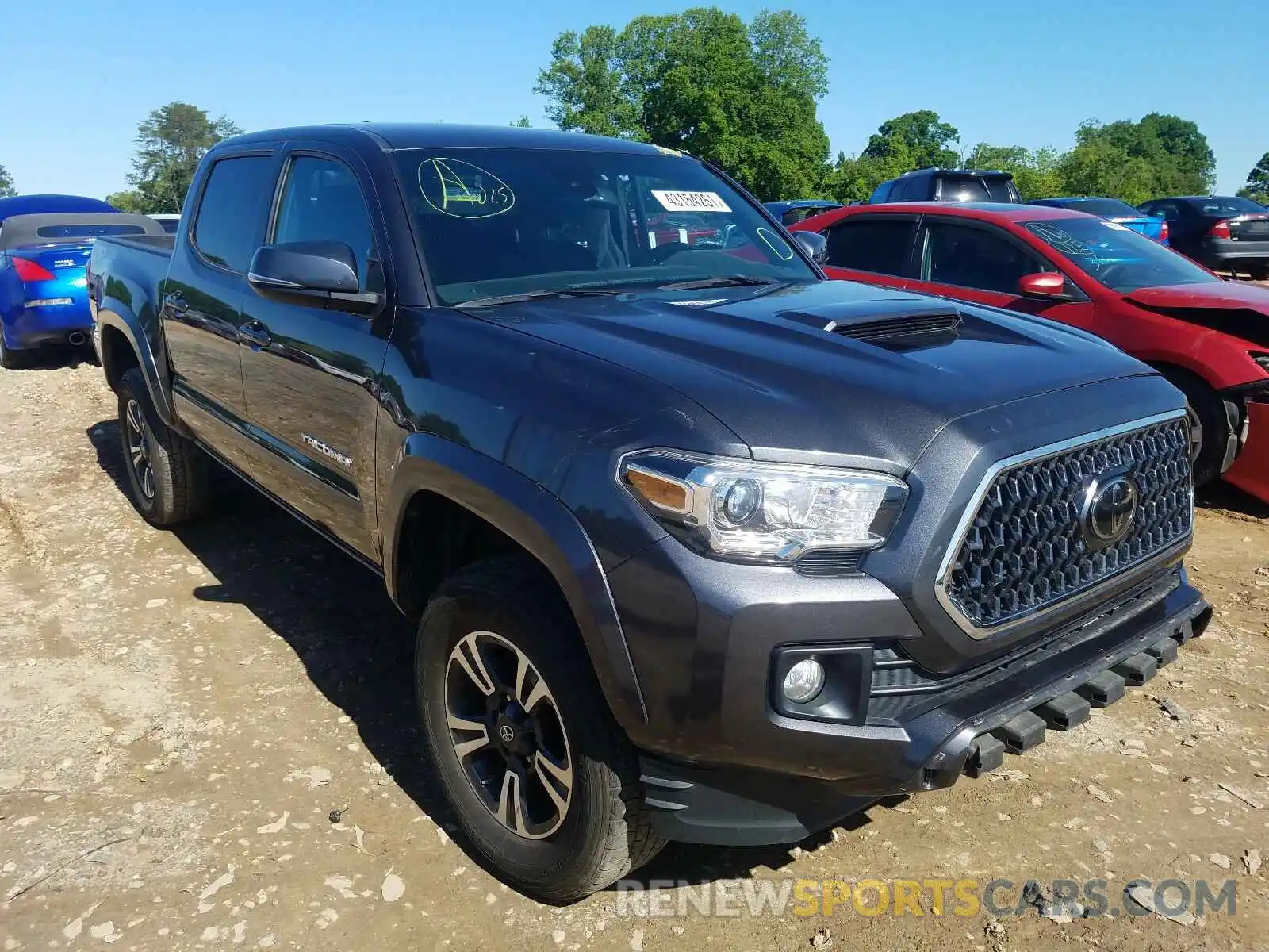 1 Photograph of a damaged car 3TMCZ5AN2KM204289 TOYOTA TACOMA 2019