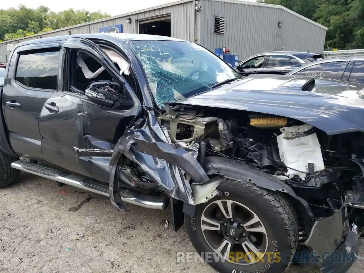 9 Photograph of a damaged car 3TMCZ5AN2KM205068 TOYOTA TACOMA 2019