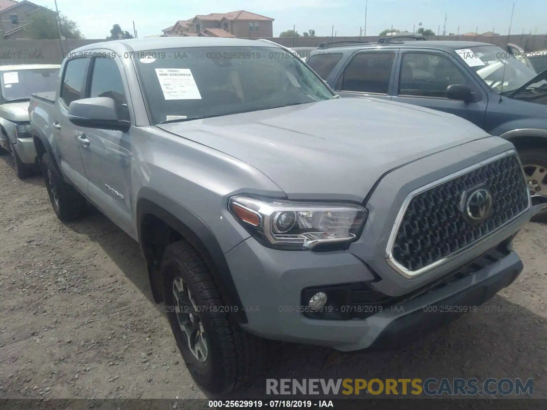 1 Photograph of a damaged car 3TMCZ5AN2KM208939 TOYOTA TACOMA 2019