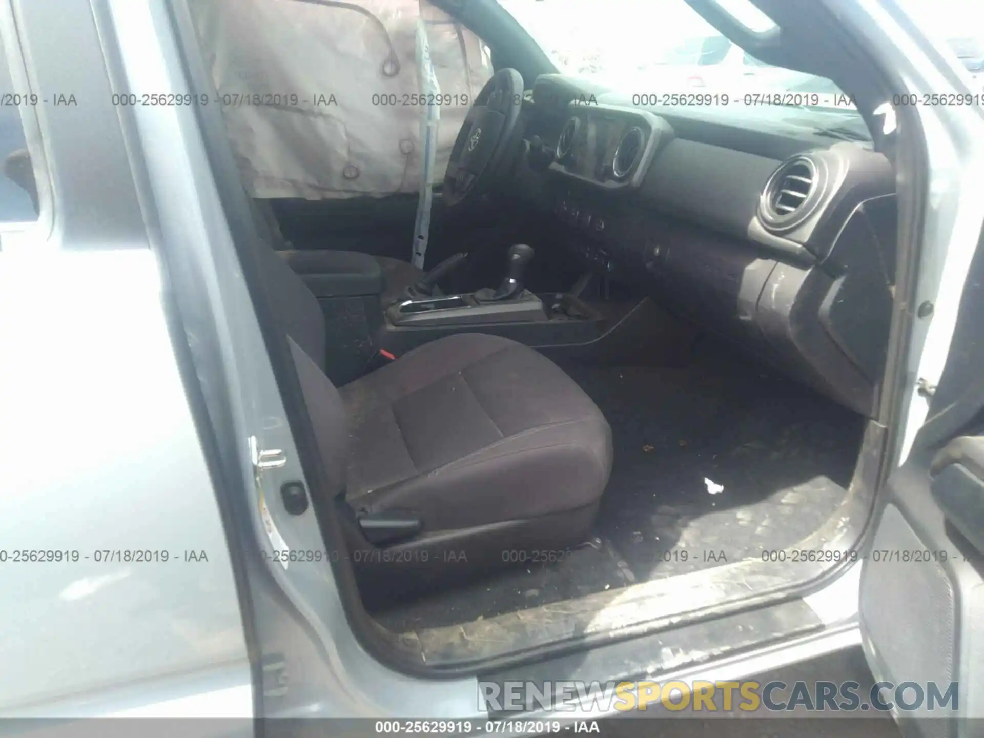 5 Photograph of a damaged car 3TMCZ5AN2KM208939 TOYOTA TACOMA 2019