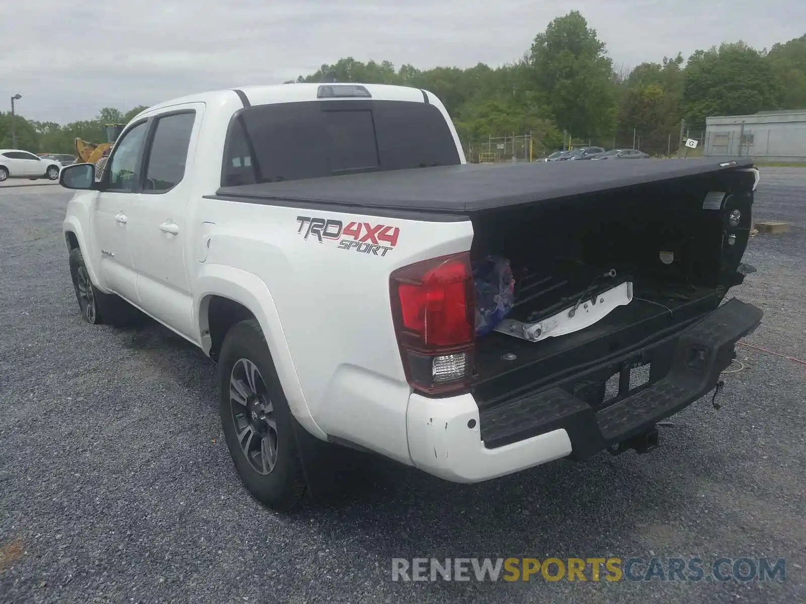 3 Photograph of a damaged car 3TMCZ5AN2KM209668 TOYOTA TACOMA 2019